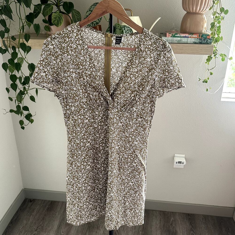 Shein Floral Mini Dress V-Neck Size 6 Boho Cottagecore Casual